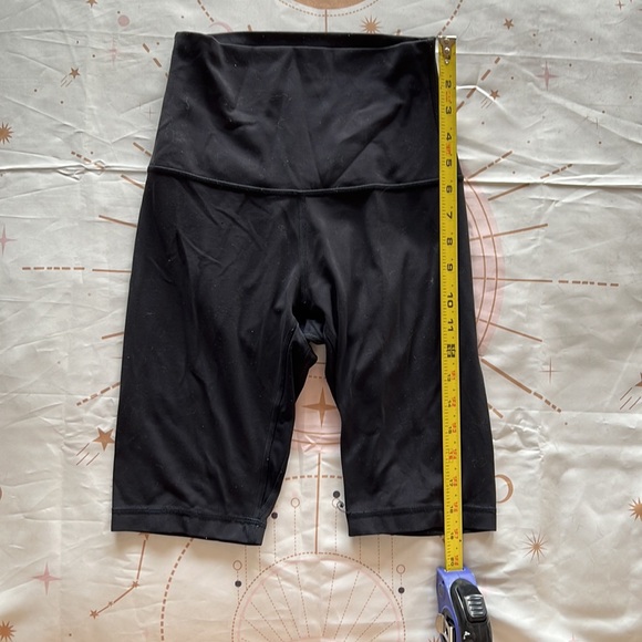 lululemon Align™ High-Rise Short 8” - Picture 2 of 4